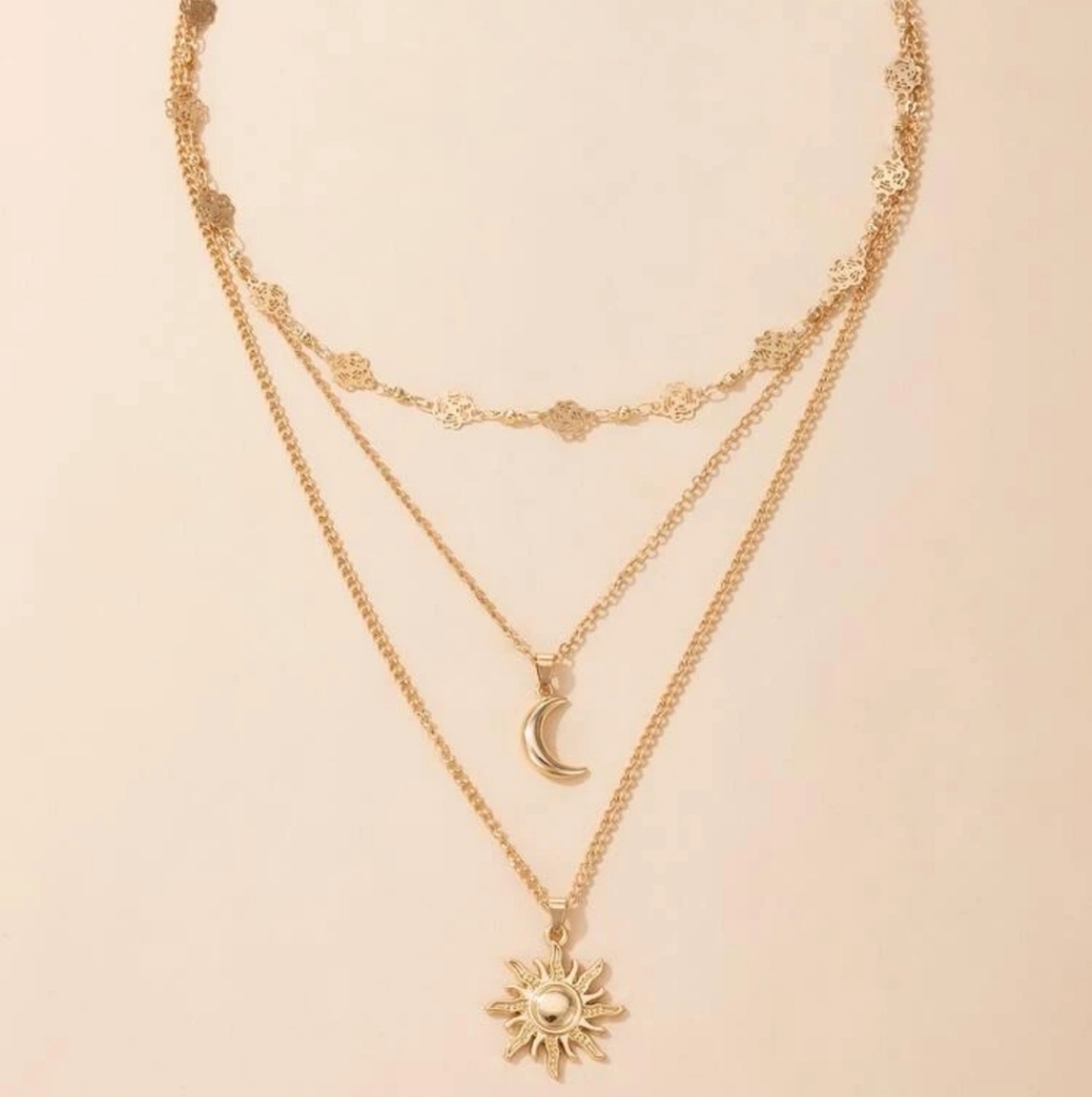 *Hannah* Sun and Moon Necklace - Picture 4 of 4